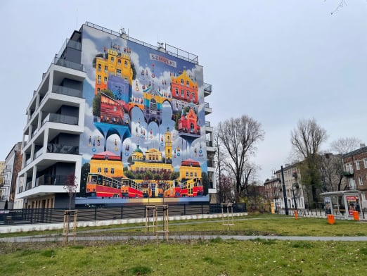 Zdjęcie: elewacja kamienicy — Warszawa Praga
